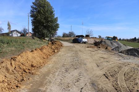 Modernizacija ceste do romskega naselja Mali Šalovci 3